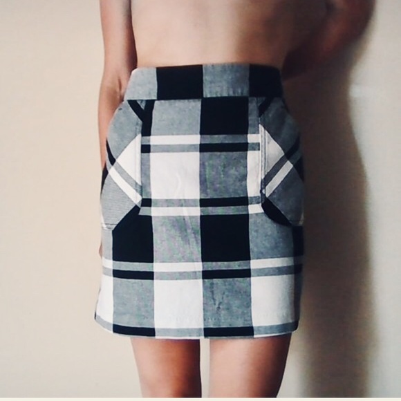 Tommy Hilfiger Dresses & Skirts - Tommy Hilfiger Black And White Check Mini Skirt